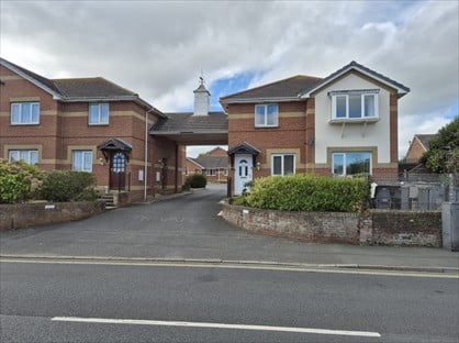 2 Bed Maisonette, Chatsworth Mews, PO36