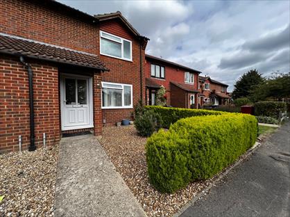 2 Bed Terraced House, Copenhagen Close, RG2