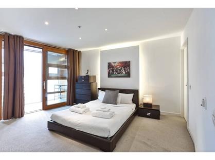 1 Bed Flat, Falcon Wharf, SW11
