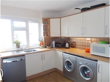 Room in a Shared House, Crown Road, SM1