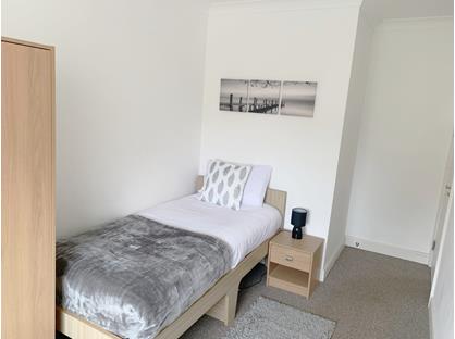 Room in a Shared Flat, The Queens, DN22