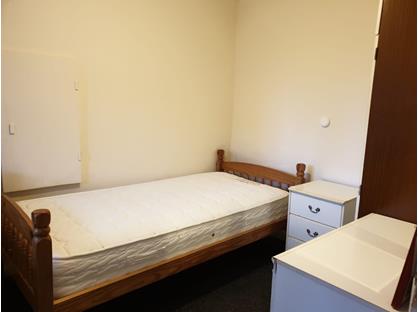 Room in a Shared House, Crosspath, RH10