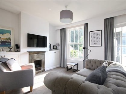 Room in a Shared House, Brighton Road, GU7