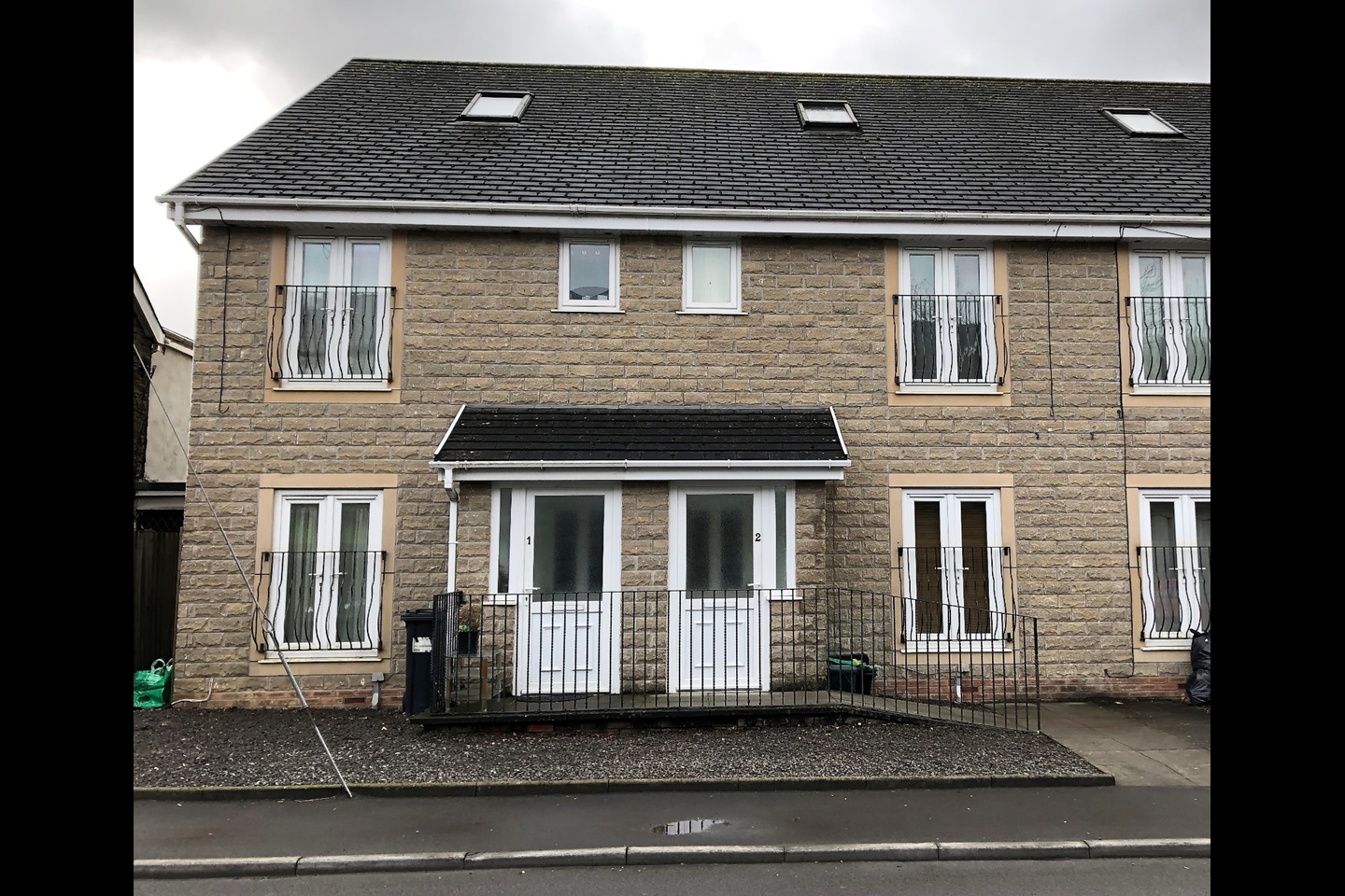 Pontardawe, Swansea 1 Bed Flat, Woodland Court, SA8 To Rent Now for £675.00 p/m