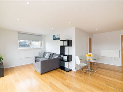 3 Bed Flat, Great Suffolk Street, SE1