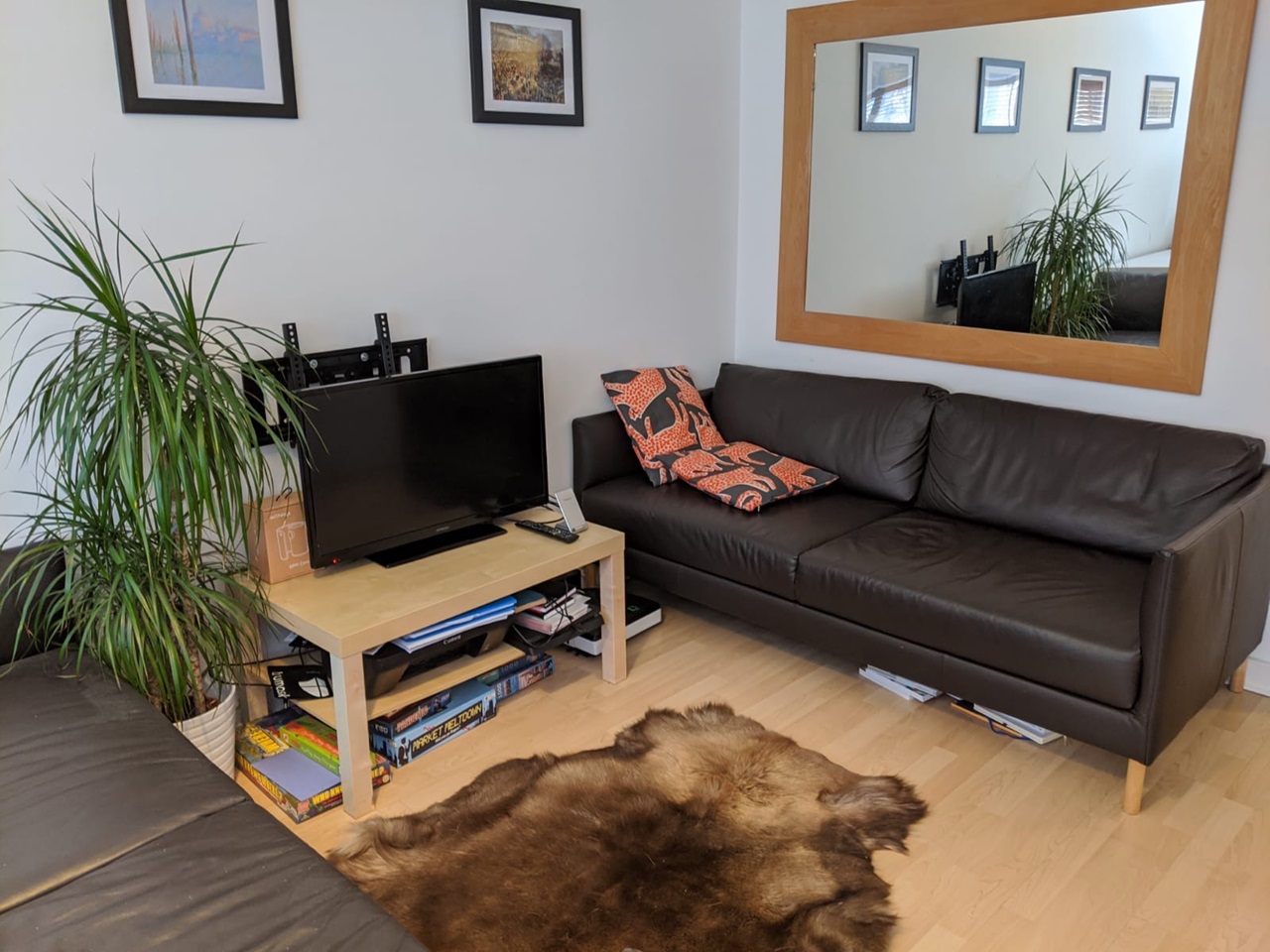1 Bed Flat, Brownlow Mews, WC1N photo 2