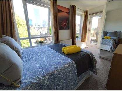 5 Bed Terraced House, Patina Walk, SE16