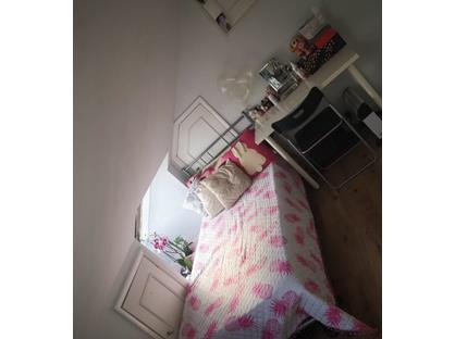 Studio Flat, Dahlia Gardens, CR4