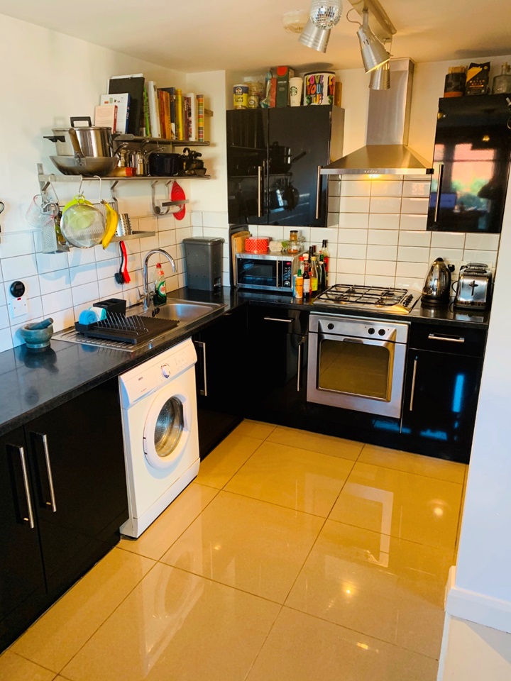 2 Bed Flat, Dunmore Building, BT6 photo 3