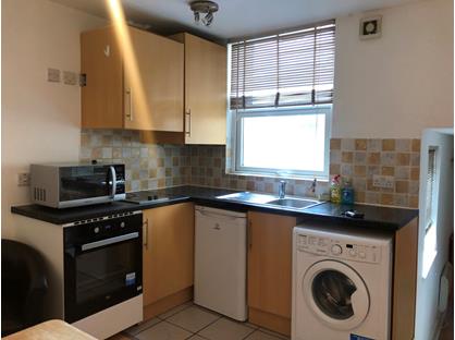 Bedsit, Macfarlane Road, W12