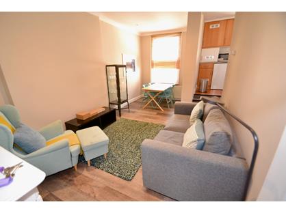 2 Bed Flat, Winchester Street, SW1V