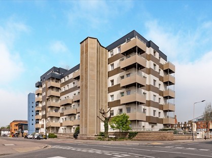 1 Bed Flat, Nova House, SL1