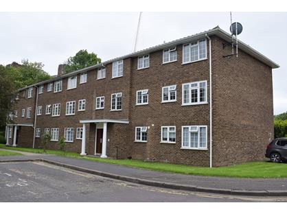 2 Bed Flat, Kingfisher Drive, TW18