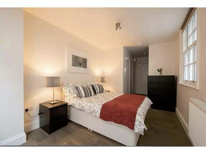 Studio Flat, Gloucester Street, SW1V