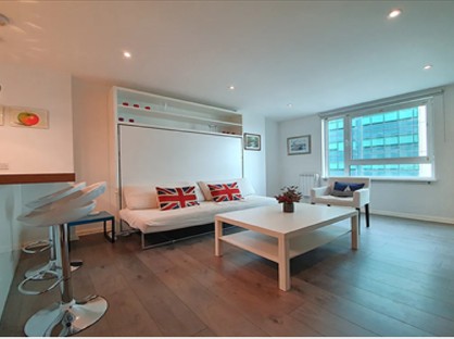 Studio Flat, St George Wharf, SW8