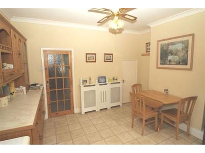 4 Bed Terraced House, College Street, NG31