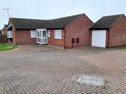 3 Bed Bungalow, Second Avenue, CO16