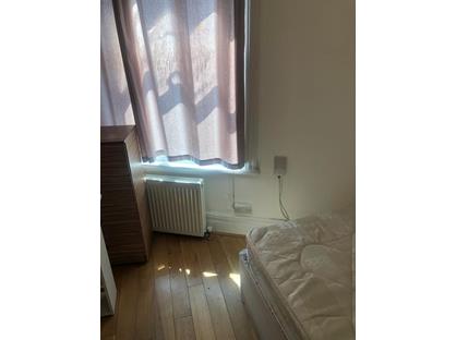 Room in a Shared House, Durnsford Road, SW19