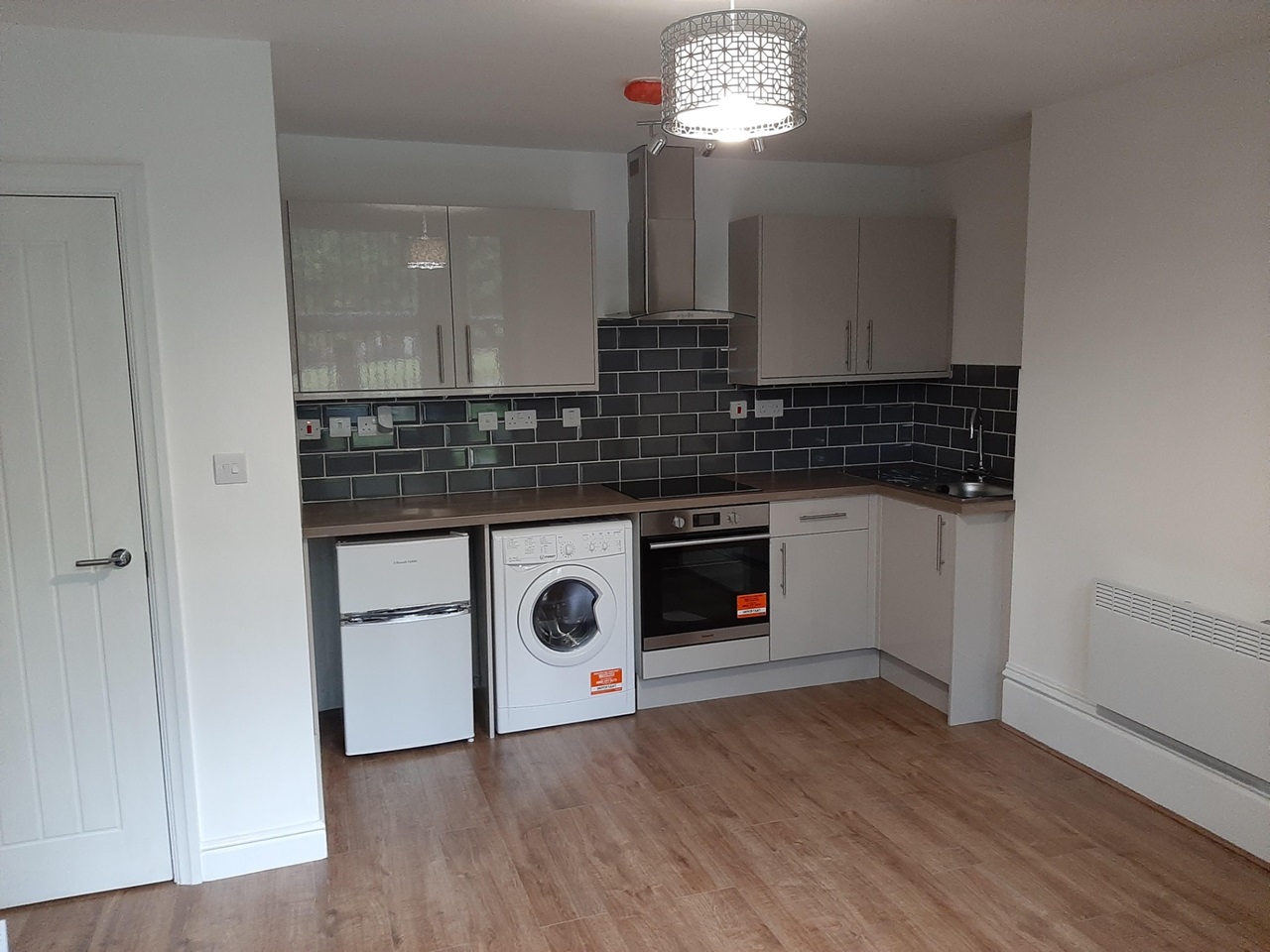 1 Bed Flat, Hanover Square, LS3 photo 2