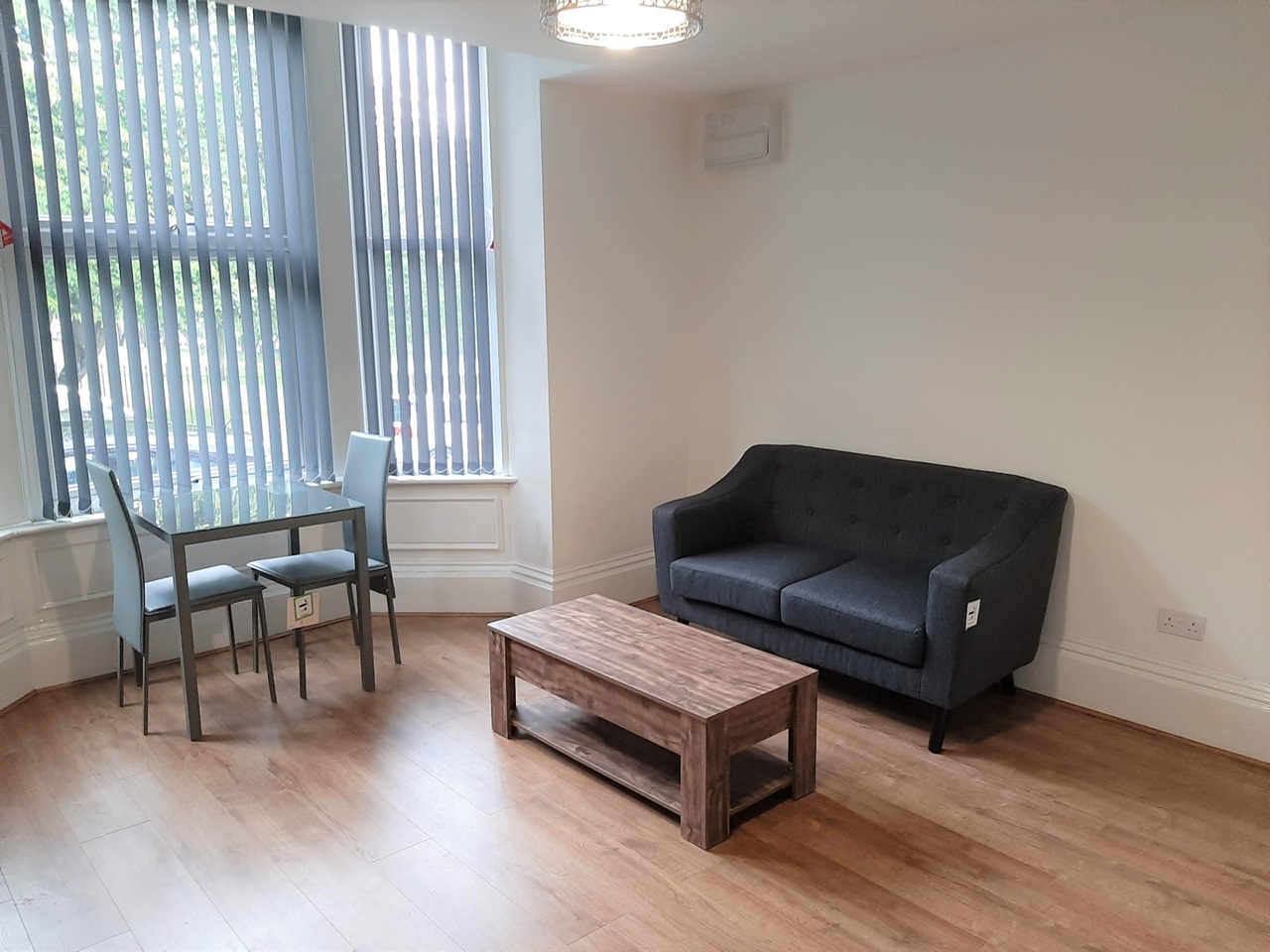 1 Bed Flat, Hanover Square, LS3 photo 4
