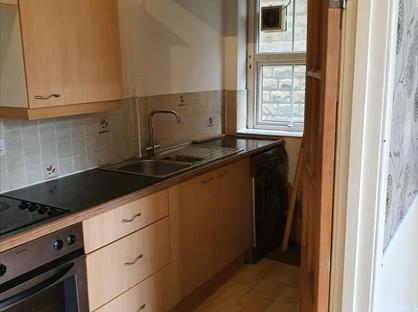 2 Bed Semi-Detached House, Leeds Road, WF12