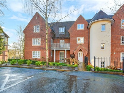 2 Bed Flat, Rectory Avenue, HP13