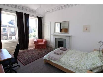 5 Bed Flat, South Clerk Street, EH8