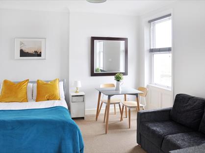 Studio Flat, Hammersmith Grove, W6