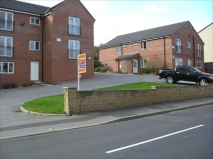 2 Bed Flat, Chantry Court, LS27