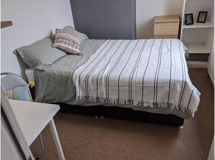 Room in a Shared House, Brook Street, HD5