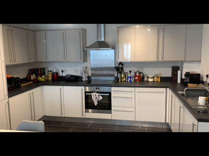 2 Bed Flat, Kelvin Road, RG14