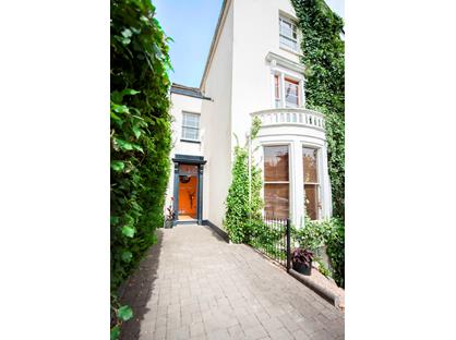 6 Bed Semi-Detached House, Hampton Park, BS6