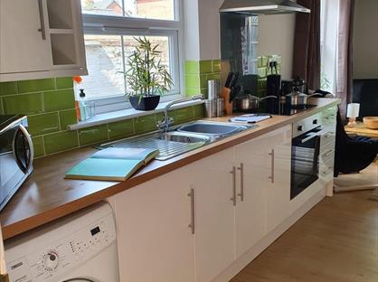 1 Bed Flat, Garden, WR2