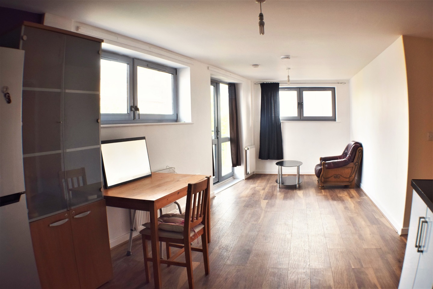 3 Bed Flat, London, E1W photo 2