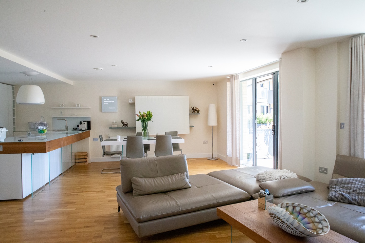 3 Bed Flat, Arc House, SE1 photo 4