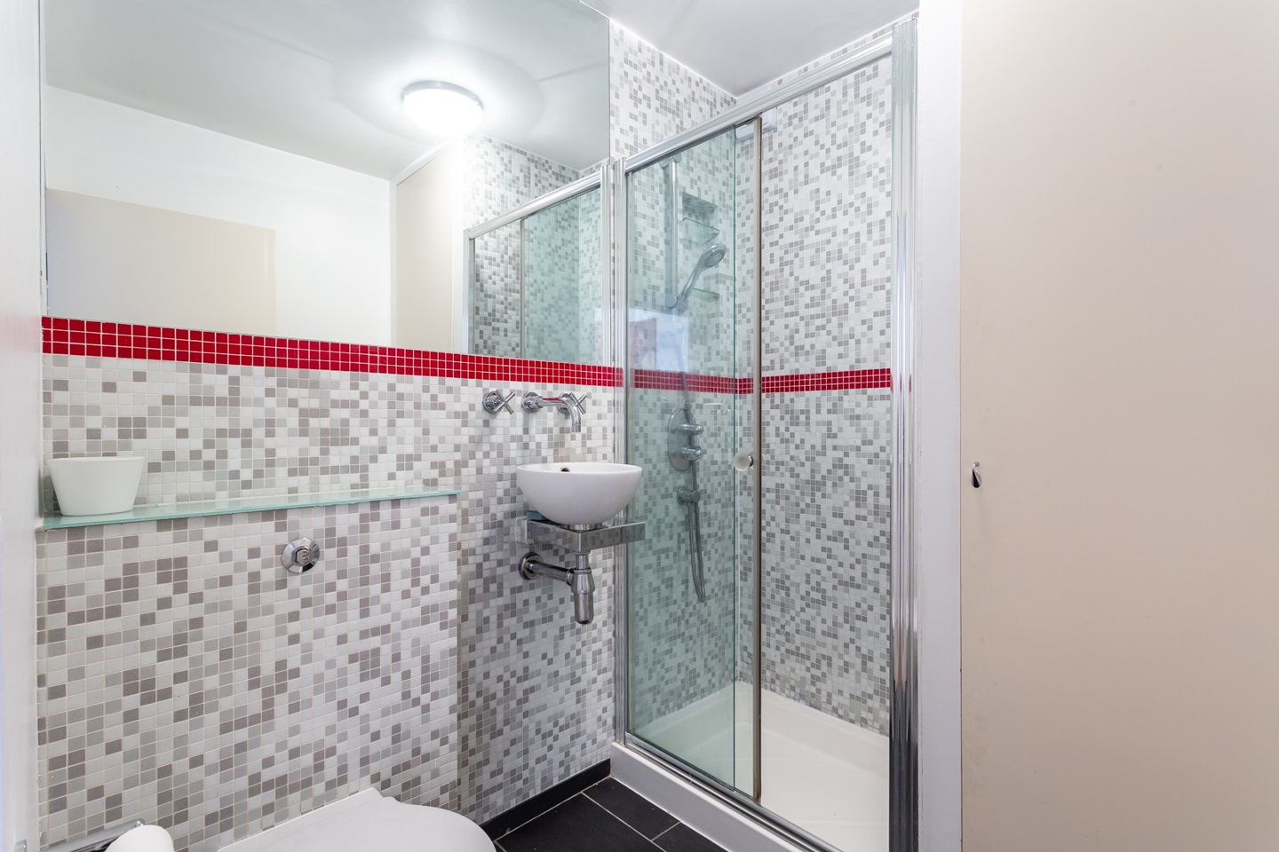 Additional image 6 of 1 Bed Flat, Thames Heights, SE1, N1 7GU