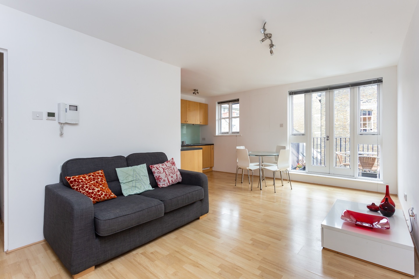 1 Bed Flat, Thames Heights, SE1, N1 7GU