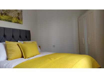 Studio Flat, Chapel St, ST16