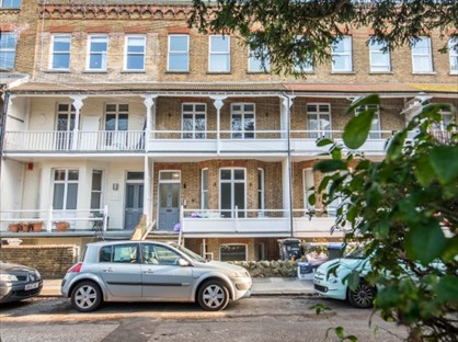 1 Bed Flat, Adrian Square, CT8
