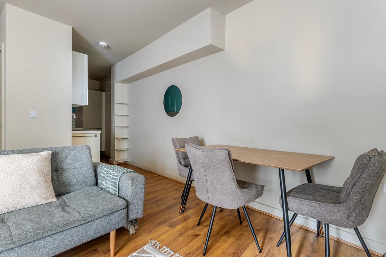 1 Bed Flat, Calvin St, E1 photo 4