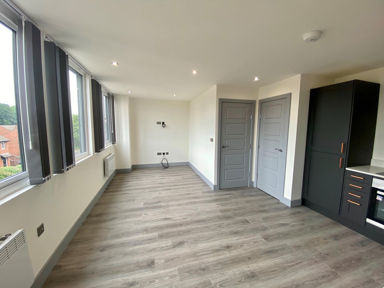 2 Bed Flat, Stanningley Road, LS28 photo 4
