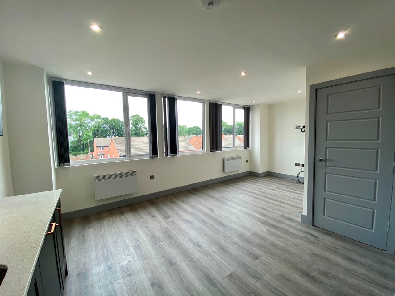 2 Bed Flat, Stanningley Road, LS28 photo 3