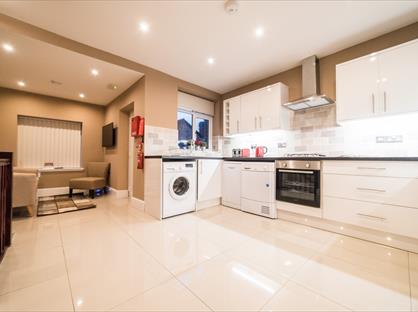 Room in a Shared House, Gradwell Street, SK3