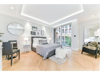 Studio Flat, Strand, WC2R