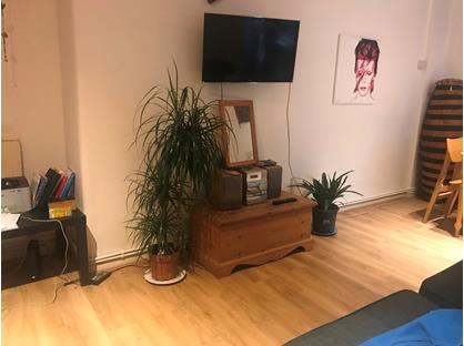 Room in a Shared House, Tamarisk Square, W12