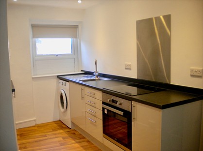 1 Bed Flat, Station Road, TA1