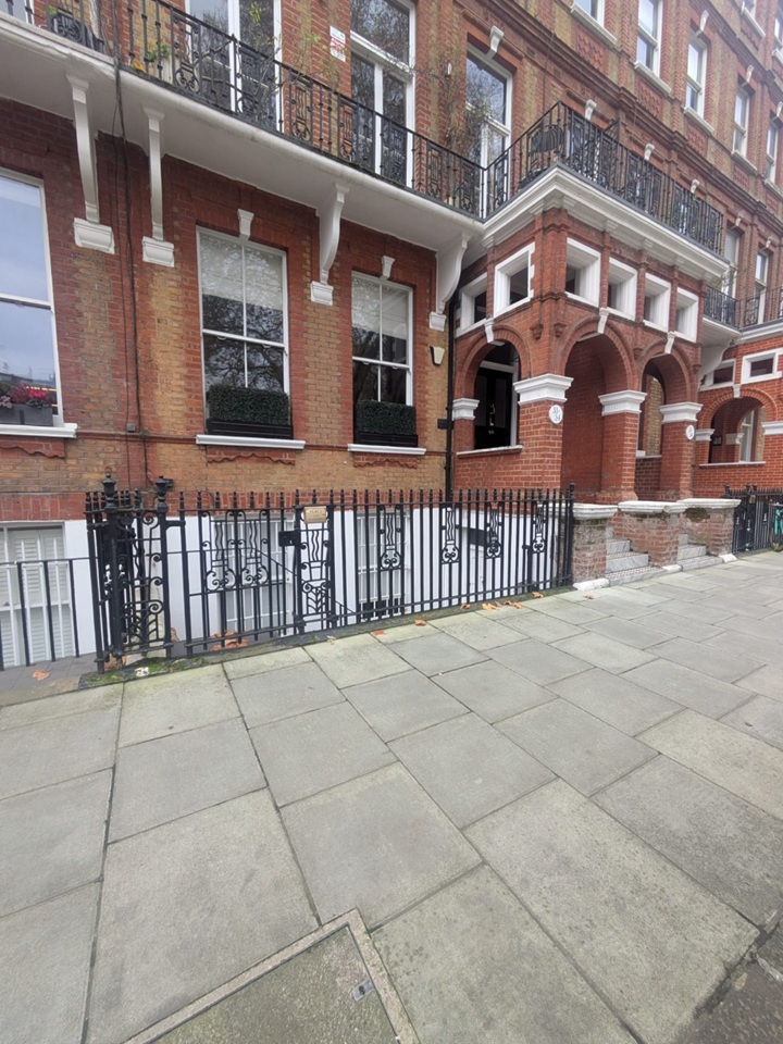 London - 1 Bed Flat, Nevern Square, SW5 - To Rent Now for £1,850.00 p/m