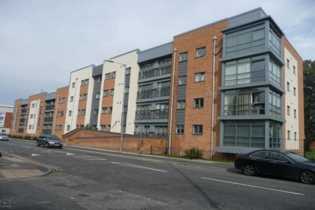 Manchester - 2 Bed Flat, Moss Lane East, M14 - To Rent Now for £1,250. ...