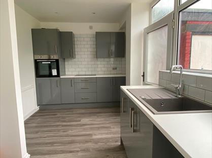 3 Bed Terraced House, Mossfield Green, M30