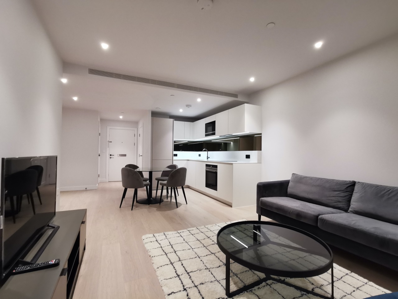 1 Bed Flat, Lockgate Road, SW6 photo 3